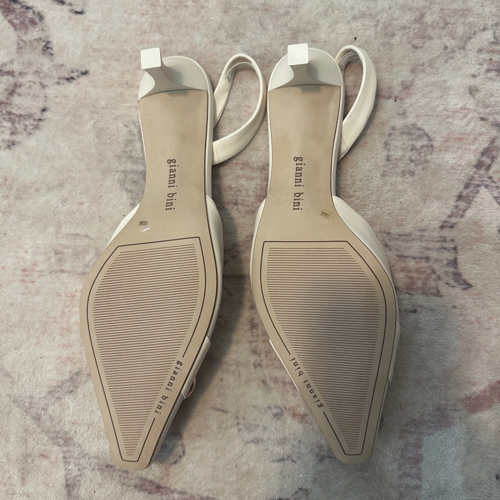 Gianni Bini Kitten Heel - Picture 2 of 3